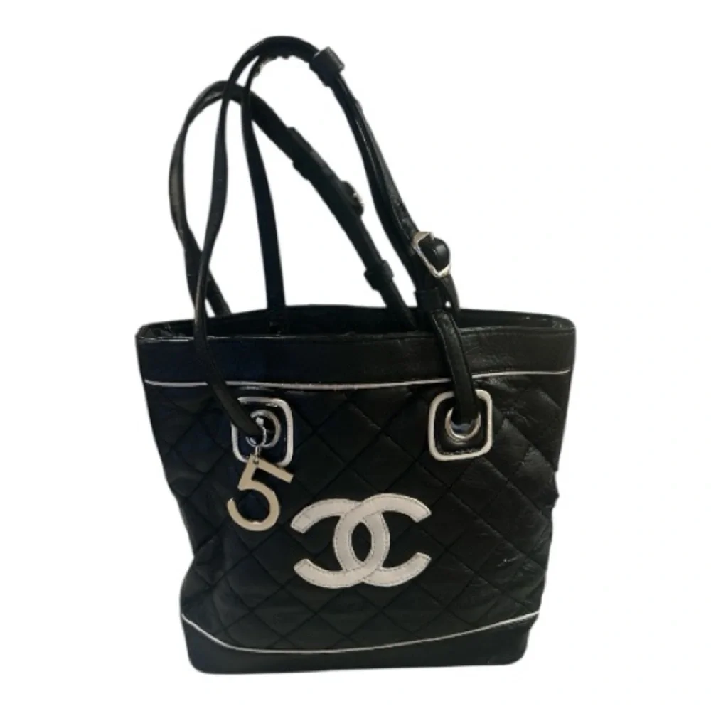Chanel Black Quilted Purse In Fair Condition. Has Damage Please See Photos! - Picture 4 of 17